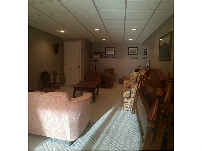 611 Brookhaven Ln, Woonsocket, RI 02895 photo 15