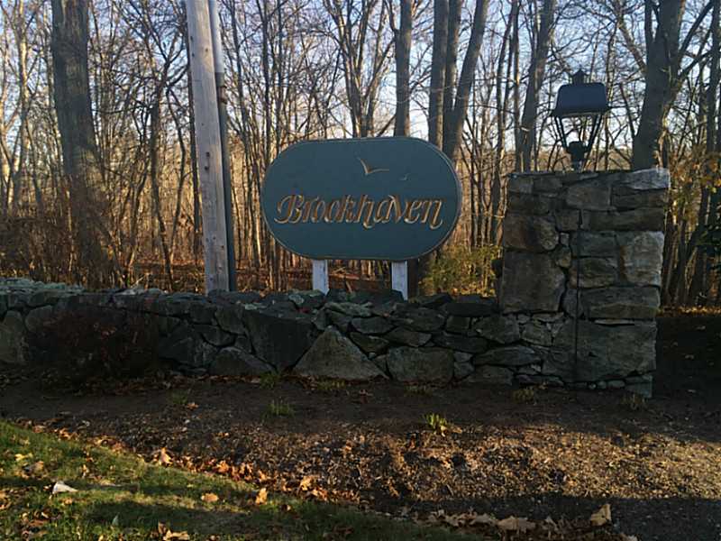 611 Brookhaven Ln, Woonsocket, RI 02895 photo 22