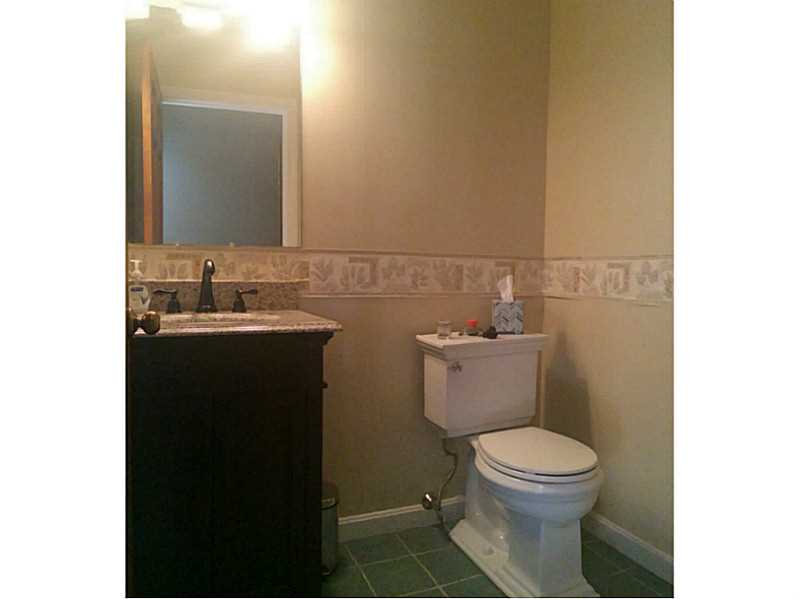 611 Brookhaven Ln, Woonsocket, RI 02895 photo 8