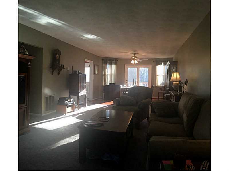 611 Brookhaven Ln, Woonsocket, RI 02895 photo 4