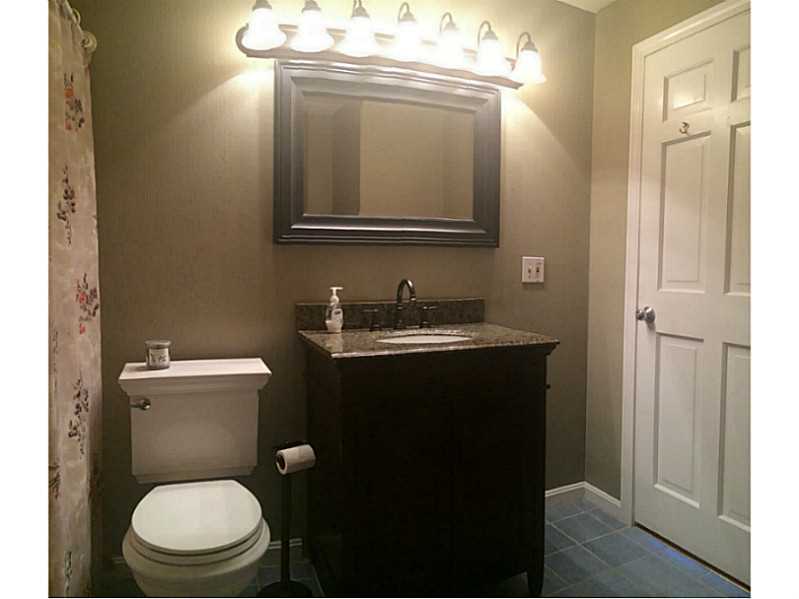 611 Brookhaven Ln, Woonsocket, RI 02895 photo 13