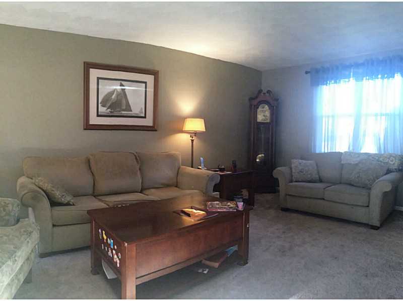 611 Brookhaven Ln, Woonsocket, RI 02895 photo 2