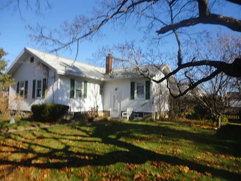 32 Ferrier Dr, Warwick, RI 02888 photo 1