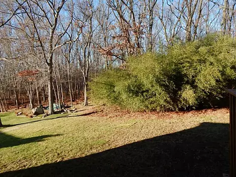 101 Glaude Ln, Woonsocket, RI 02895 photo 3