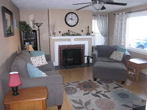 69 Bradley St, Woonsocket, RI 02895 photo 3
