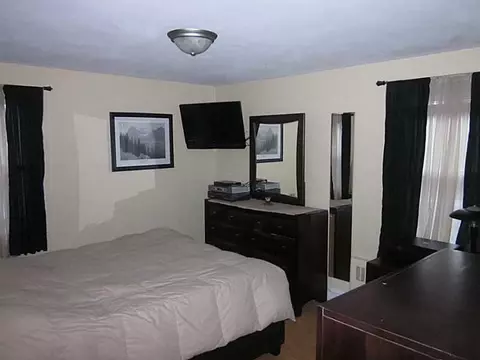 69 Bradley St, Woonsocket, RI 02895 photo 12
