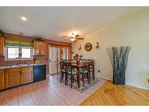 49 Allen Ave, Warwick, RI 02889 photo 5