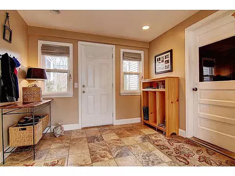 20 Colony Ave, Warwick, RI 02886 photo 9