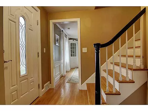 20 Colony Ave, Warwick, RI 02886 photo 11