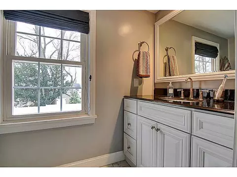 20 Colony Ave, Warwick, RI 02886 photo 18