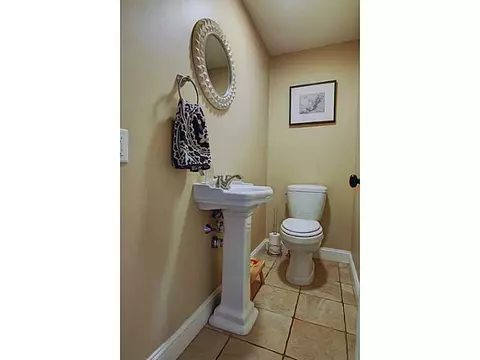 20 Colony Ave, Warwick, RI 02886 photo 10