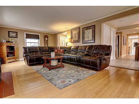 20 Colony Ave, Warwick, RI 02886 photo 8