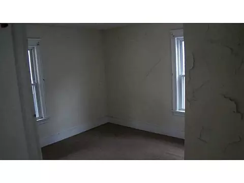 167 Rivulet St, Woonsocket, RI 02895 photo 5