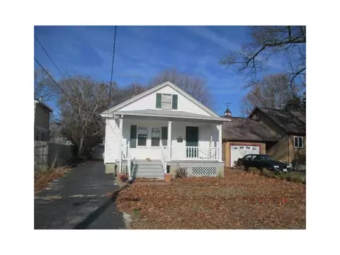 77 Leigh St, Warwick, RI 02889 photo 3