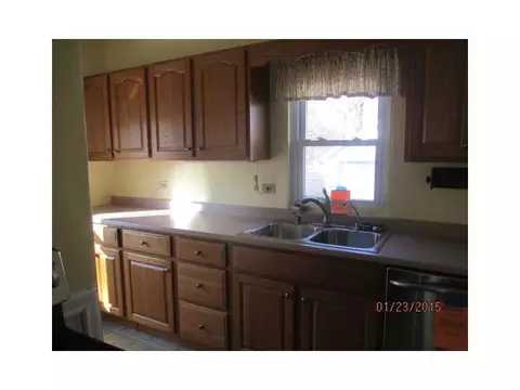 77 Leigh St, Warwick, RI 02889 photo 4