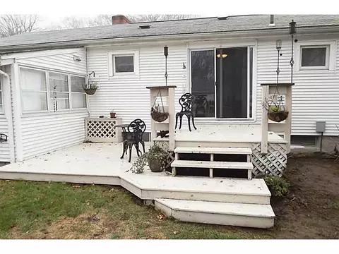 121 Torrington Dr, Warwick, RI 02886 photo 20