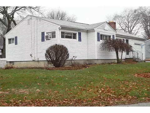 121 Torrington Dr, Warwick, RI 02886 photo 17