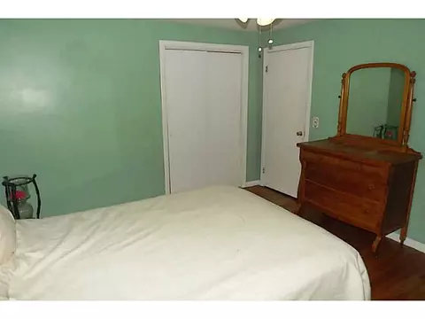 121 Torrington Dr, Warwick, RI 02886 photo 9