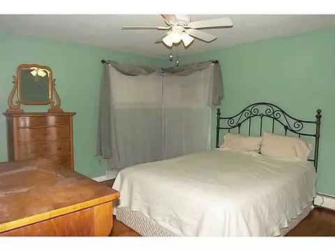 121 Torrington Dr, Warwick, RI 02886 photo 8