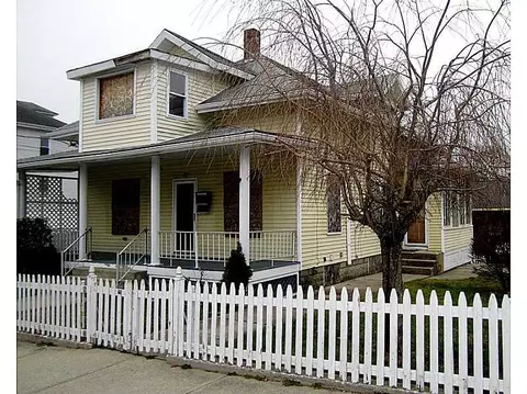 38 Winthrop St, Woonsocket, RI 02895 photo 1