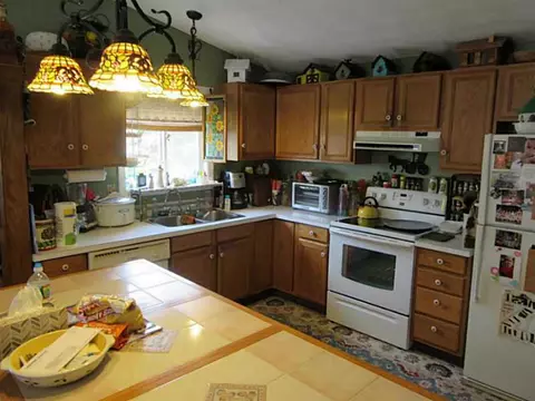 113 Middle St, Riverside, RI 02915 photo 2