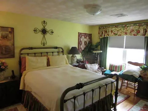 113 Middle St, Riverside, RI 02915 photo 5