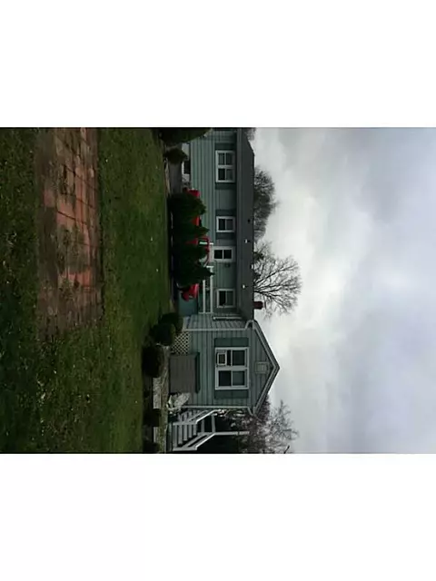 22 Boiling Spring Ave, Westerly, RI 02891 photo 2