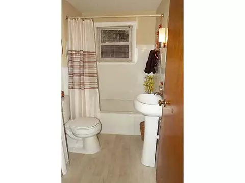 26 Yellowstone Ave, Warwick, RI 02888 photo 12