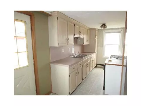 146 Burrington St, Woonsocket, RI 02895 photo 12