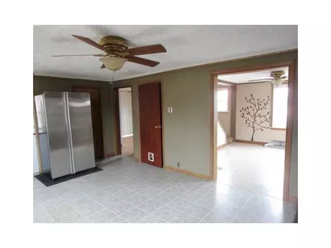 146 Burrington St, Woonsocket, RI 02895 photo 10