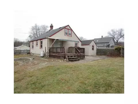 146 Burrington St, Woonsocket, RI 02895 photo 4