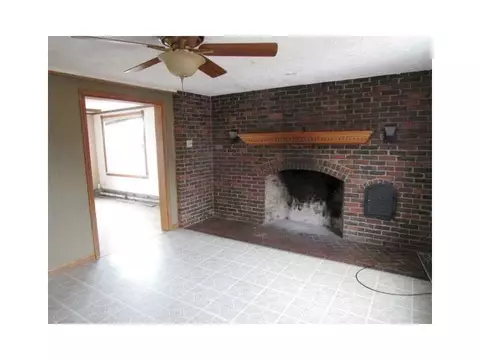 146 Burrington St, Woonsocket, RI 02895 photo 9