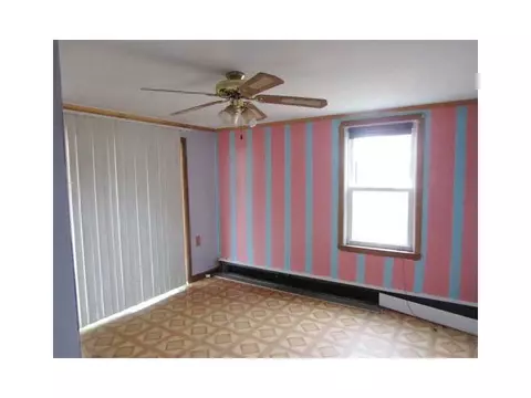 146 Burrington St, Woonsocket, RI 02895 photo 6