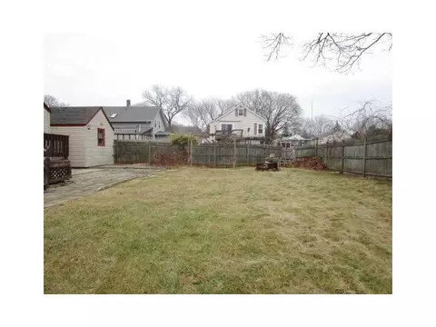 146 Burrington St, Woonsocket, RI 02895 photo 2