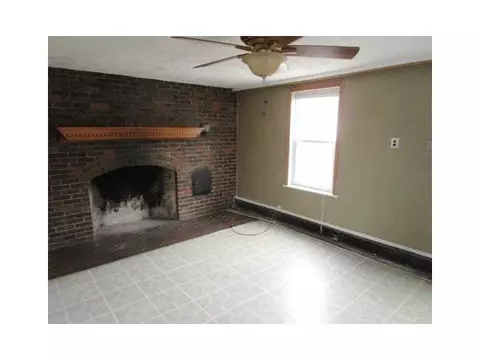 146 Burrington St, Woonsocket, RI 02895 photo 8