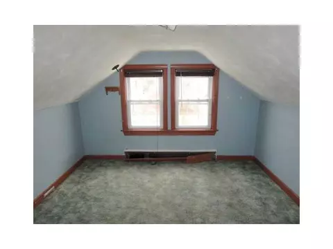 146 Burrington St, Woonsocket, RI 02895 photo 14
