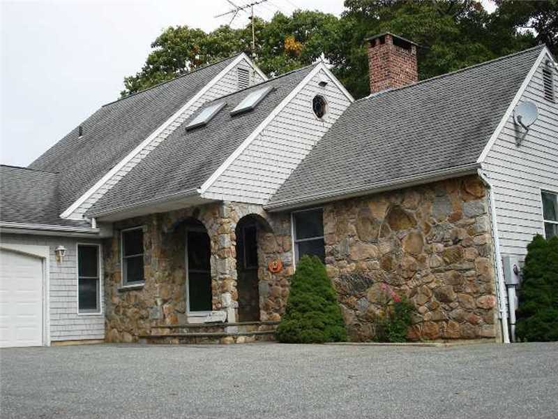 8 Wicklow Rd, Westerly, RI 02891 photo 1