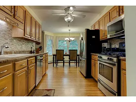 59 Peacock Rd, Warwick, RI 02886 photo 5