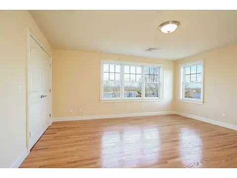 1153 Buttonwoods Ave, Warwick, RI 02886 photo 19
