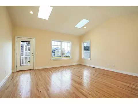1153 Buttonwoods Ave, Warwick, RI 02886 photo 16