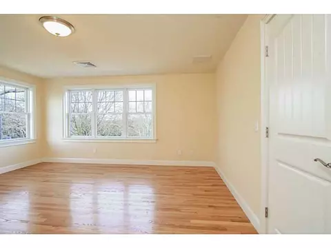 1153 Buttonwoods Ave, Warwick, RI 02886 photo 18