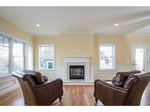 1153 Buttonwoods Ave, Warwick, RI 02886 photo 9