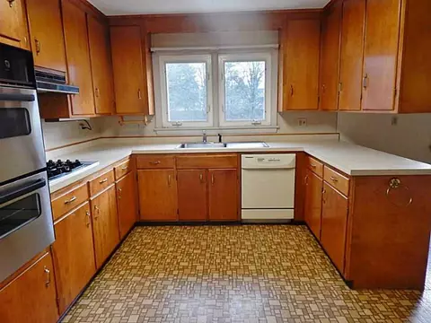 41 Hubbard St, Westerly, RI 02891 photo 6