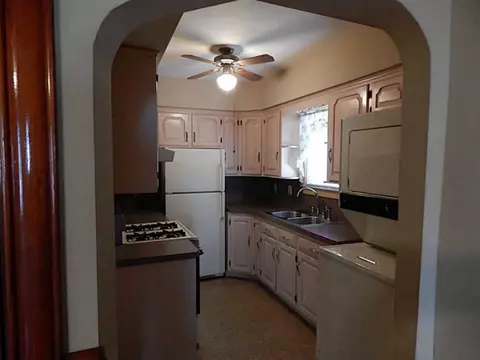 749 Grove St, Woonsocket, RI 02895 photo 9