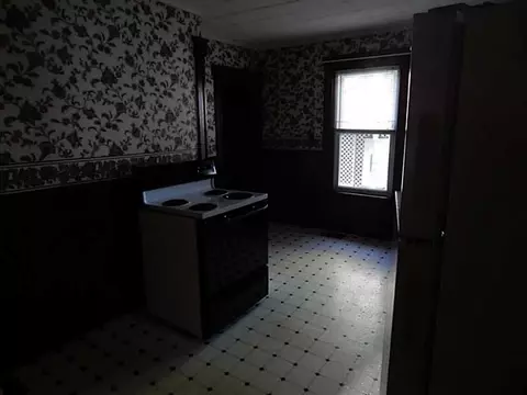377 Gaskill St, Woonsocket, RI 02895 photo 25