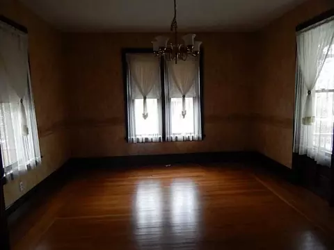 377 Gaskill St, Woonsocket, RI 02895 photo 7