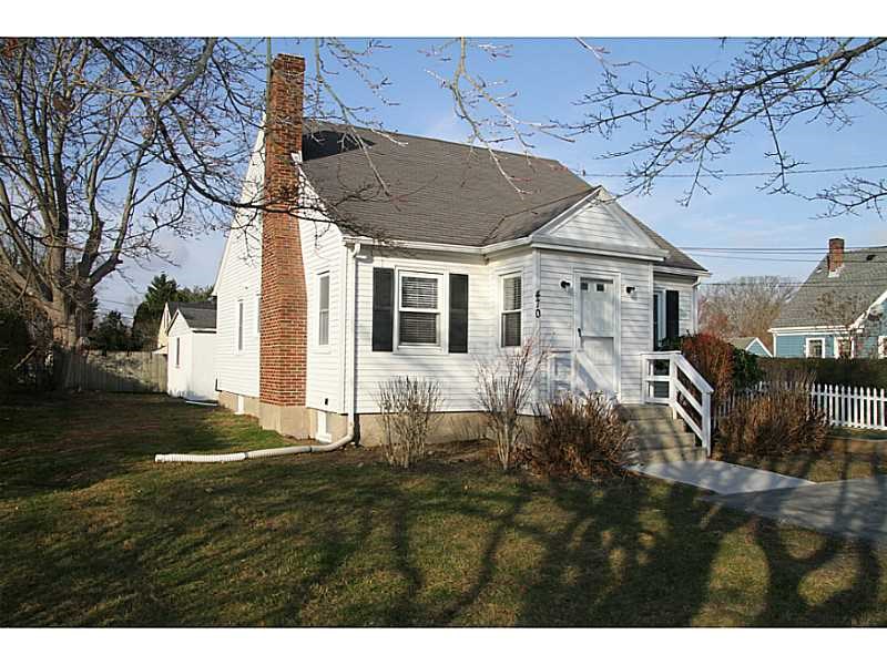 470 E Main Rd, Middletown, RI 02842 photo 1