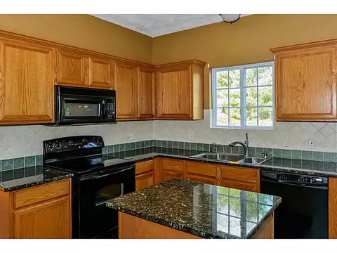 17 Ashbrook Dr, Cranston, RI 02921 photo 15