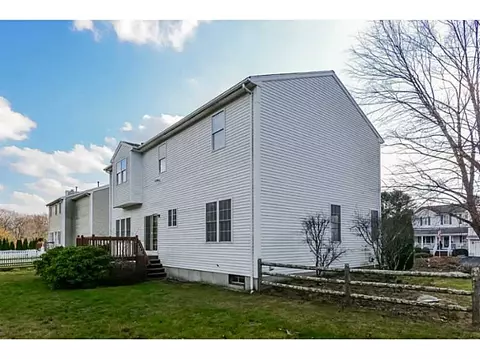 17 Ashbrook Dr, Cranston, RI 02921 photo 4