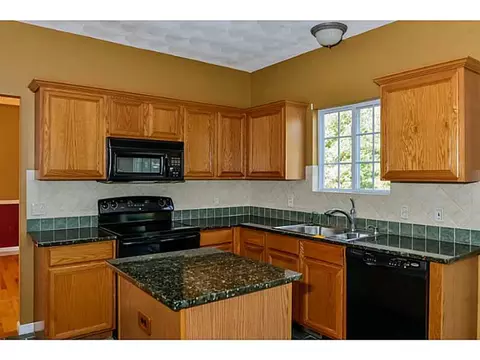 17 Ashbrook Dr, Cranston, RI 02921 photo 14
